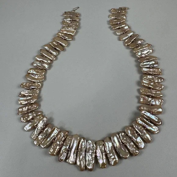 Freshwater biwa pearl necklace with 14k gold clasp - Picture 6 of 7